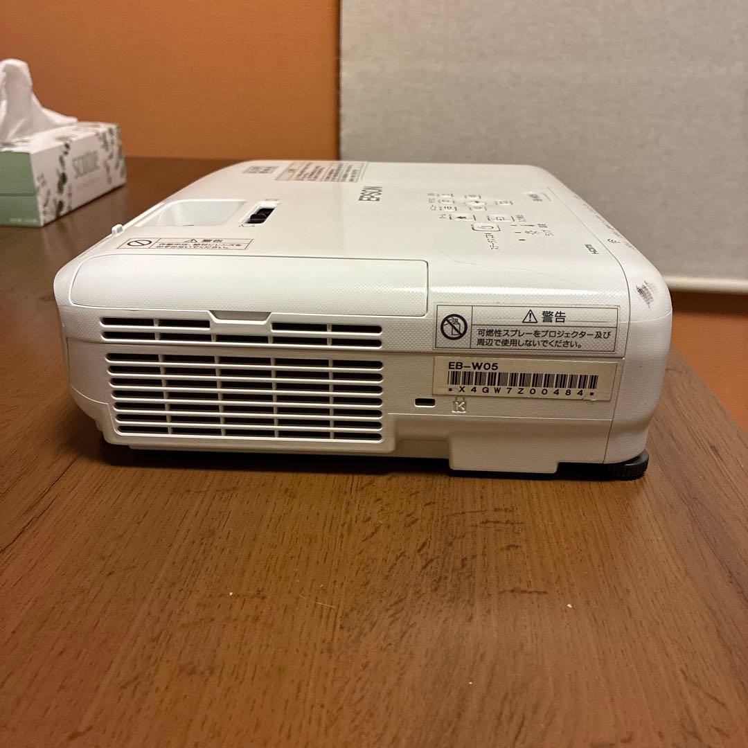 【ぴのこ】EPSON EB-W05プロジェクター・HDMIケーブル5m