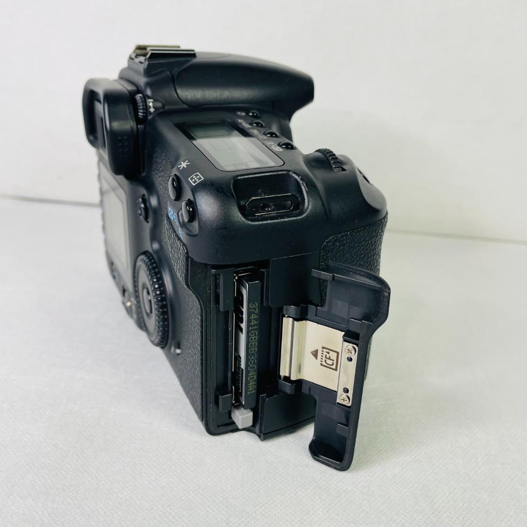 レンズ交換式デジタルカメラ EOS 20D／キャノン