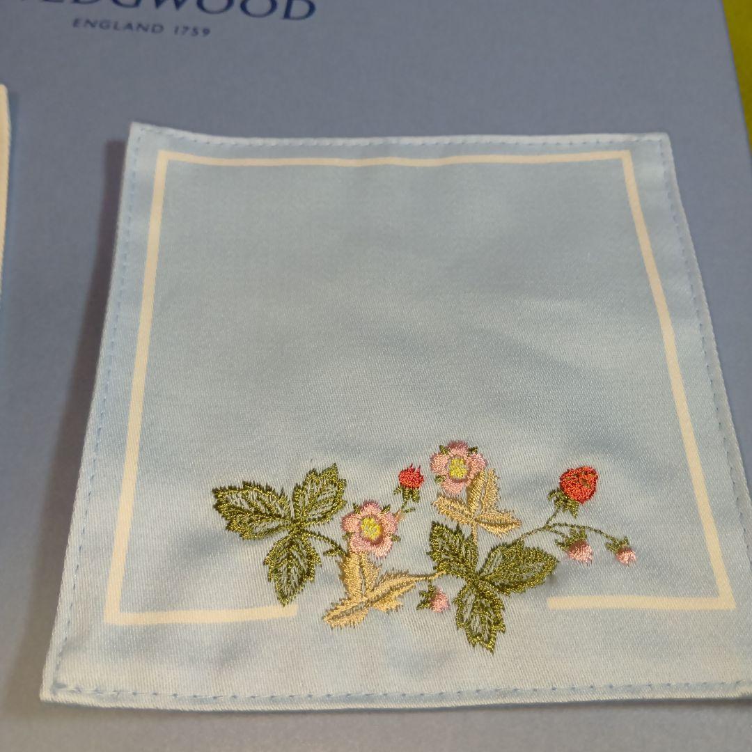 新品未使用 ウェッジウッド　テーブルクロス　ブループラム　コースター5枚付 廃盤