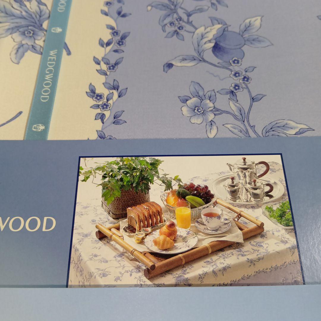 新品未使用 ウェッジウッド　テーブルクロス　ブループラム　コースター5枚付 廃盤