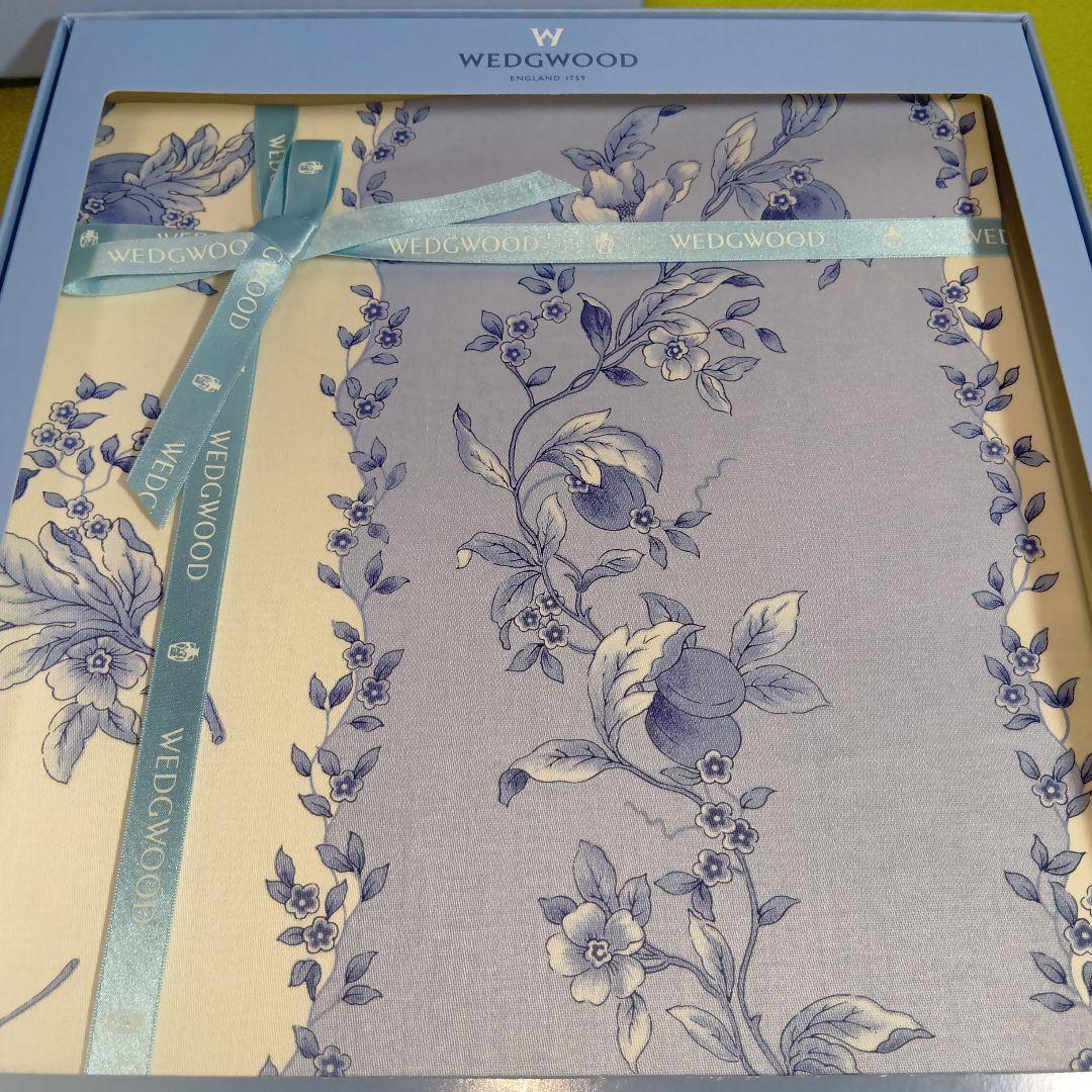 新品未使用 ウェッジウッド　テーブルクロス　ブループラム　コースター5枚付 廃盤