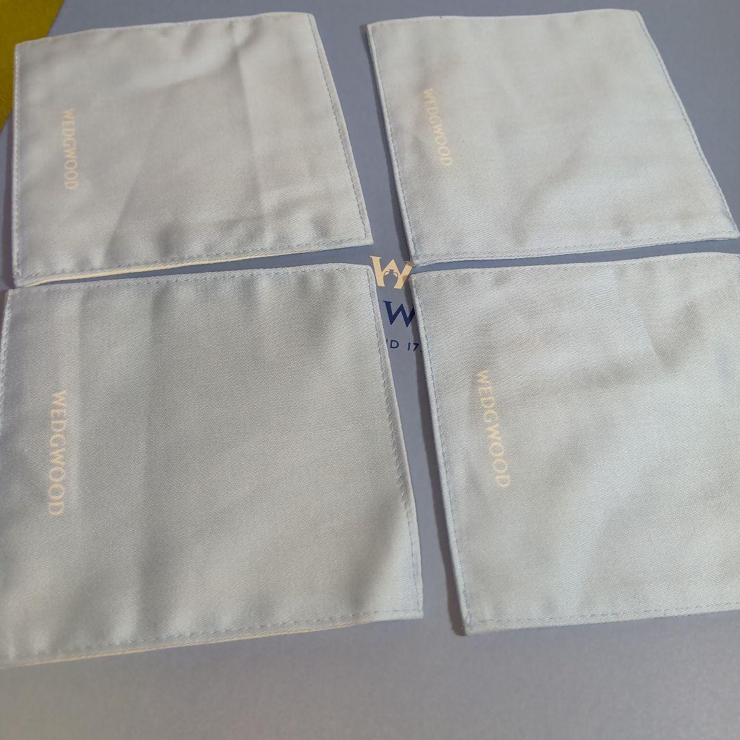 新品未使用 ウェッジウッド　テーブルクロス　ブループラム　コースター5枚付 廃盤