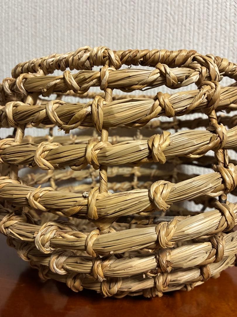 自然素材の編み込みワイヤー入り透かしかご