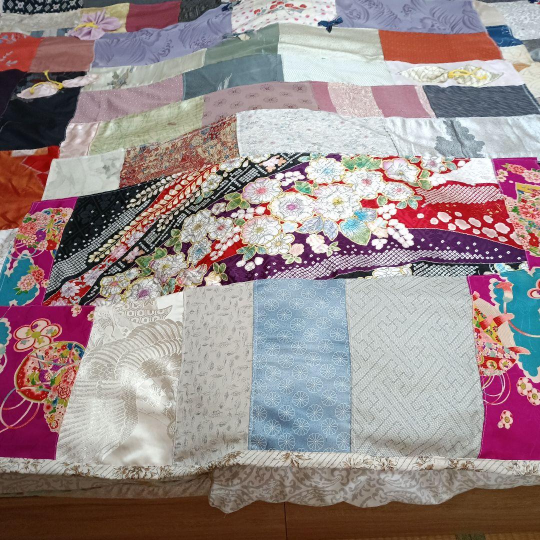 手作りパッチワークベッドカバー
