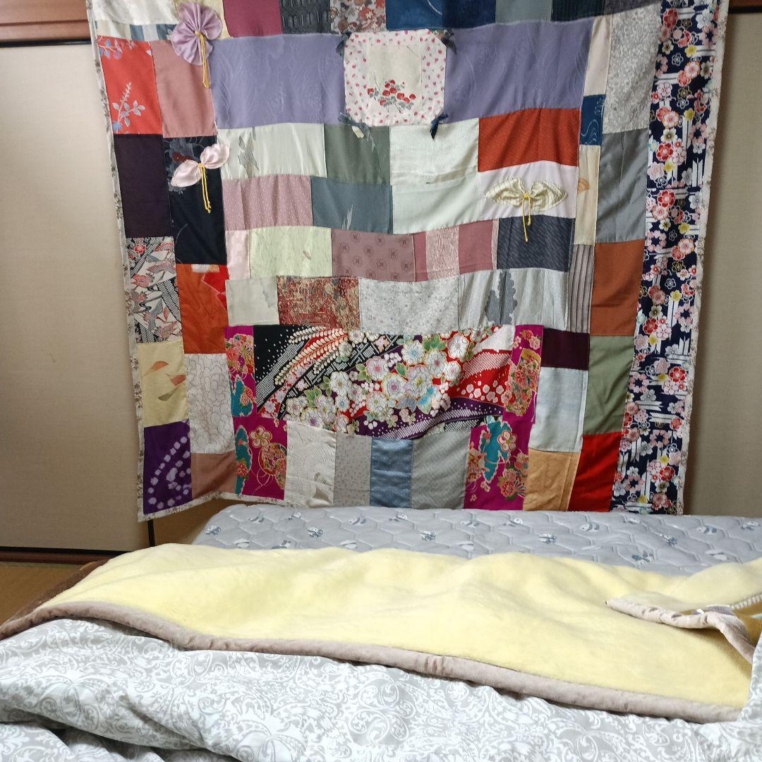 手作りパッチワークベッドカバー