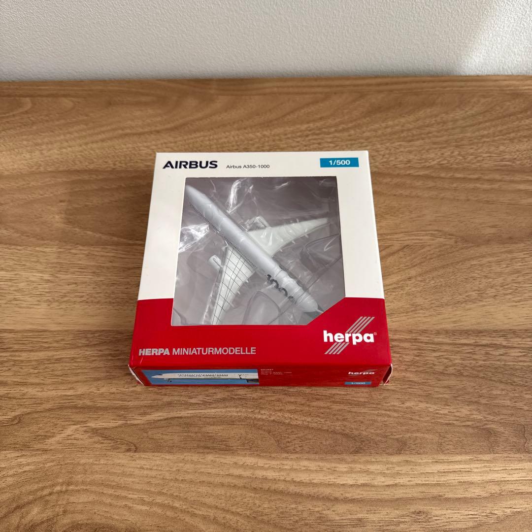 Herpa wings Airbus A350-1000 スタンド付 1/500