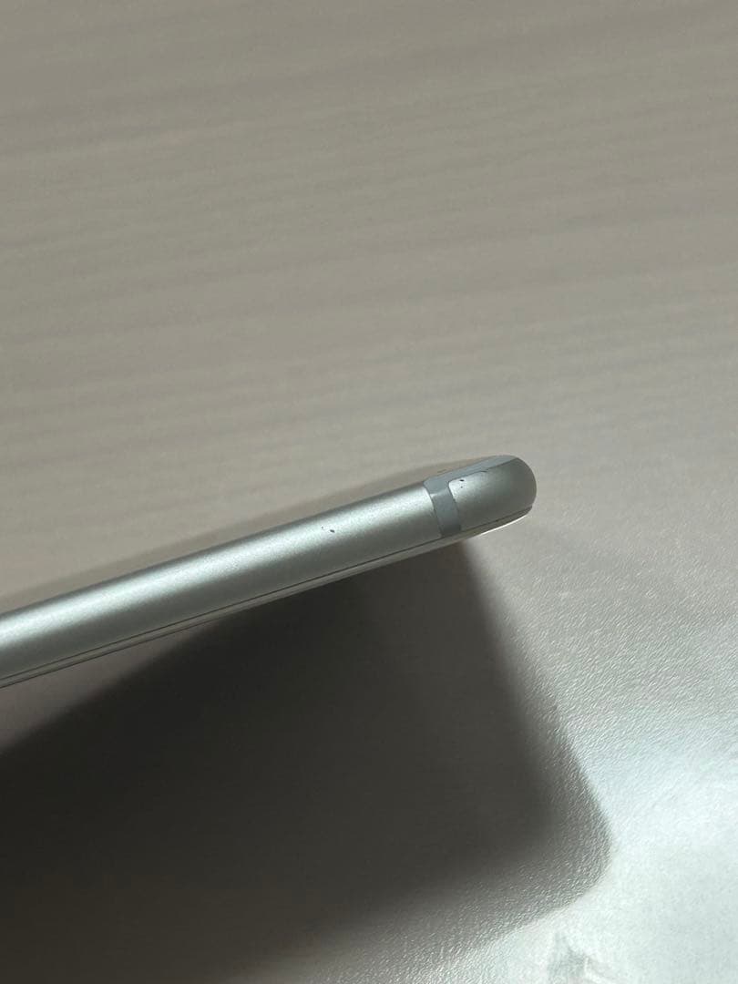 Apple iPhone 7 シルバー 本体　　128G