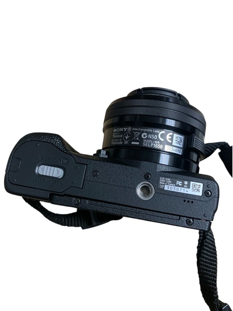 美品 SONY α5100 ミラーレス 一眼 カメラ ダブルズームレンズキット