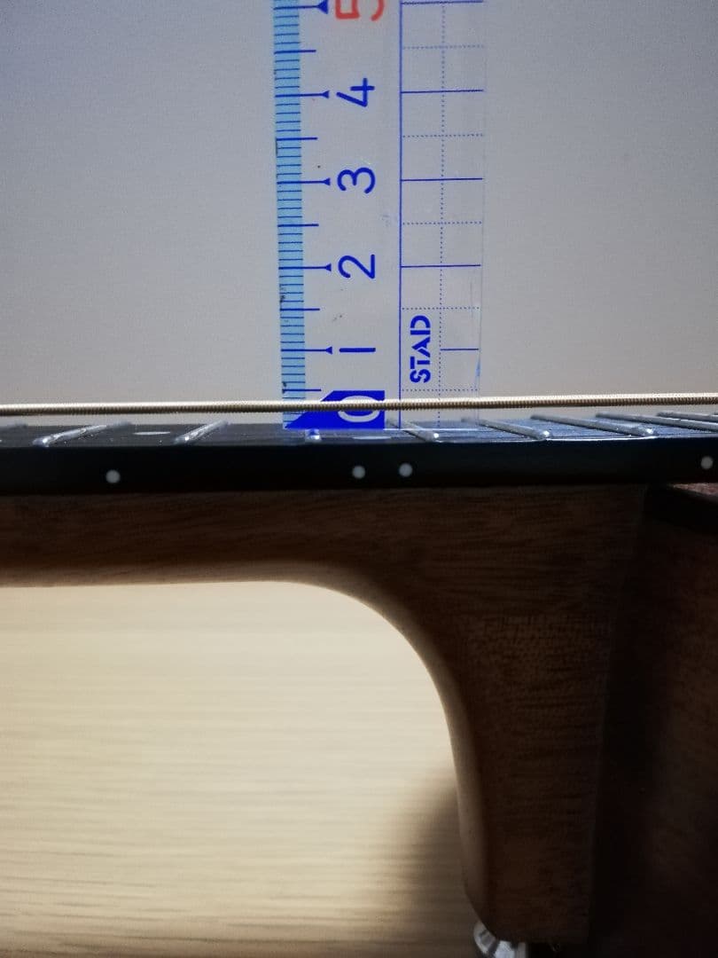 4弦アコースティックミニギター