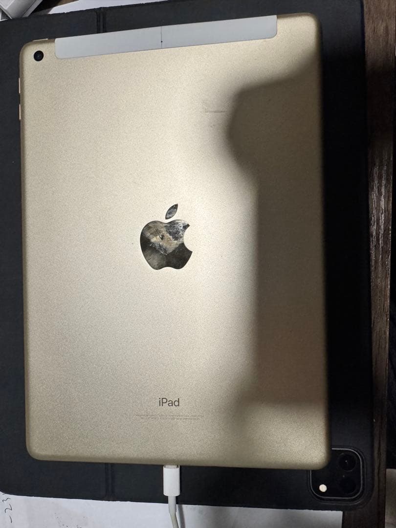 iPad5 第5世代 32GB SIMフリー