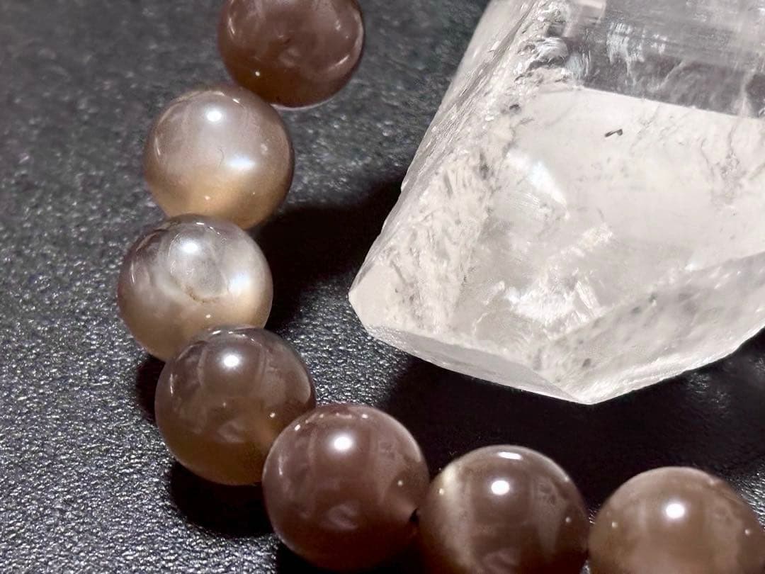 最高品質　月の女神が創造した愛の守護石　シルバーシェイドムーンストーンのブレス