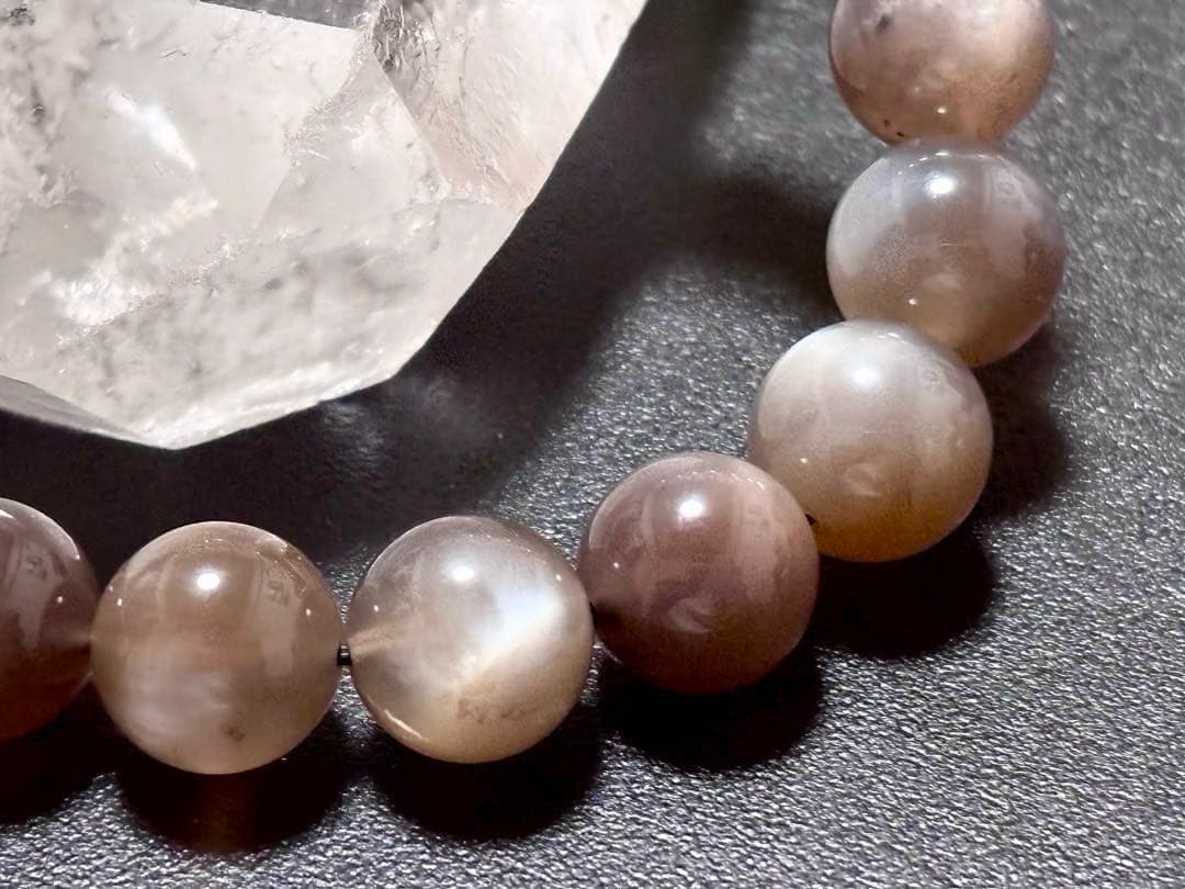 最高品質　月の女神が創造した愛の守護石　シルバーシェイドムーンストーンのブレス