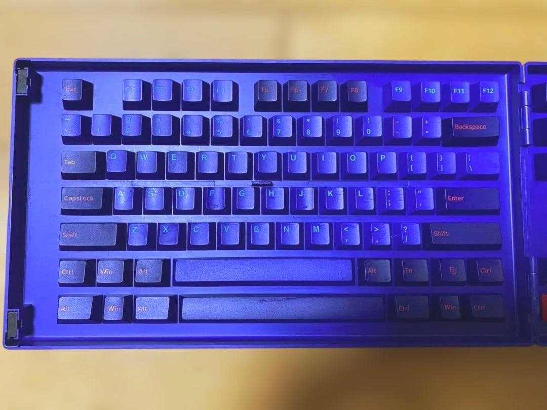 Akko cherry profile Neon キーキャップセット値下げ可能