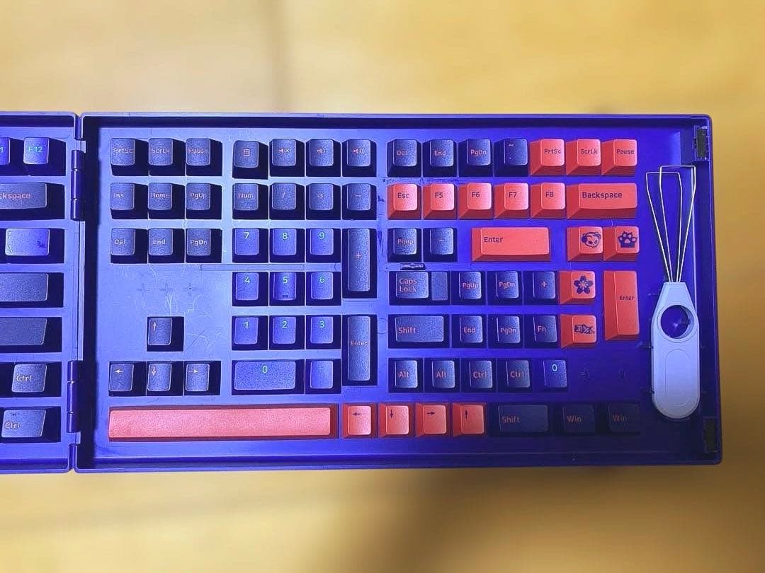 Akko cherry profile Neon キーキャップセット値下げ可能