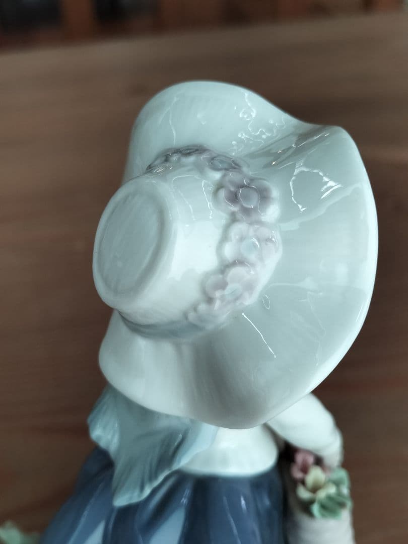 リヤドロ人形　LLADRO きれいな花ばかり　＃5222　フィギュリン