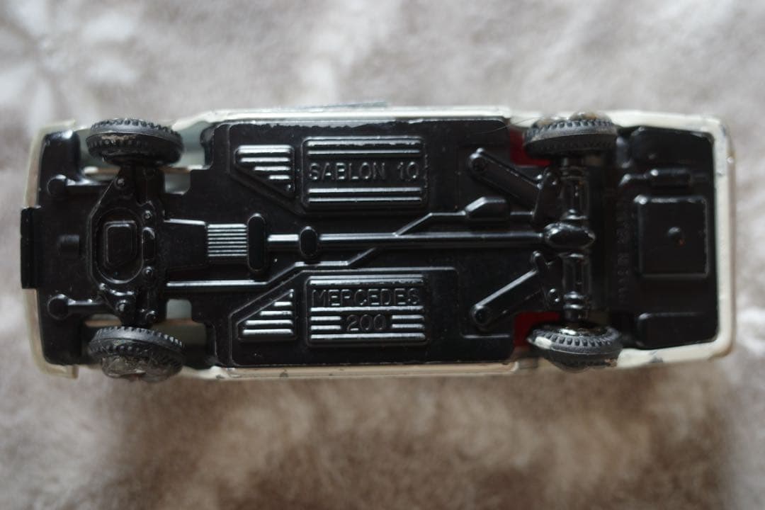 【ベルギー製】SABLON サブロン メルセデス200 ミニカー