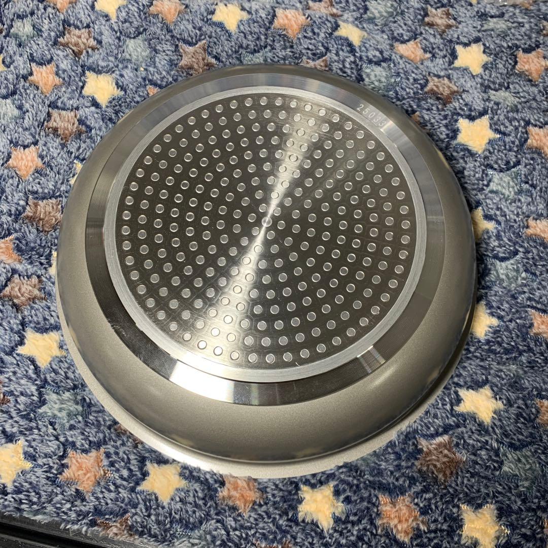 アイリスオーヤマ　鍋フライパンセット　IHガス火対応　取っ手の取れる軽量