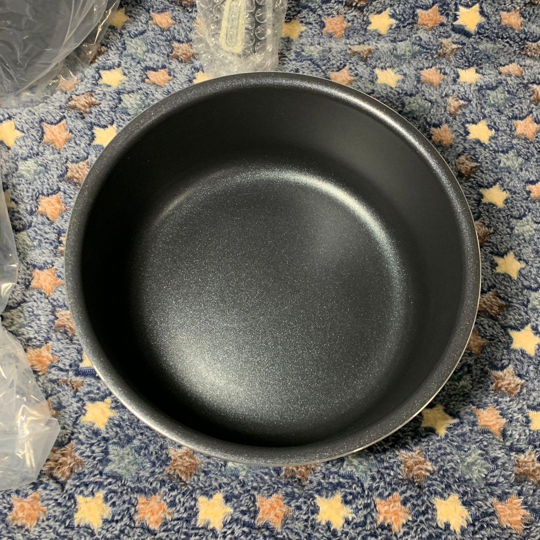 アイリスオーヤマ　鍋フライパンセット　IHガス火対応　取っ手の取れる軽量