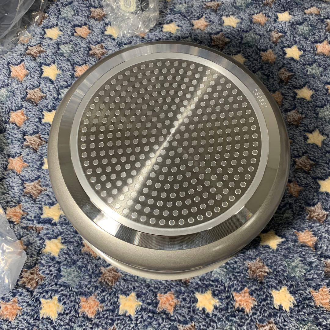 アイリスオーヤマ　鍋フライパンセット　IHガス火対応　取っ手の取れる軽量