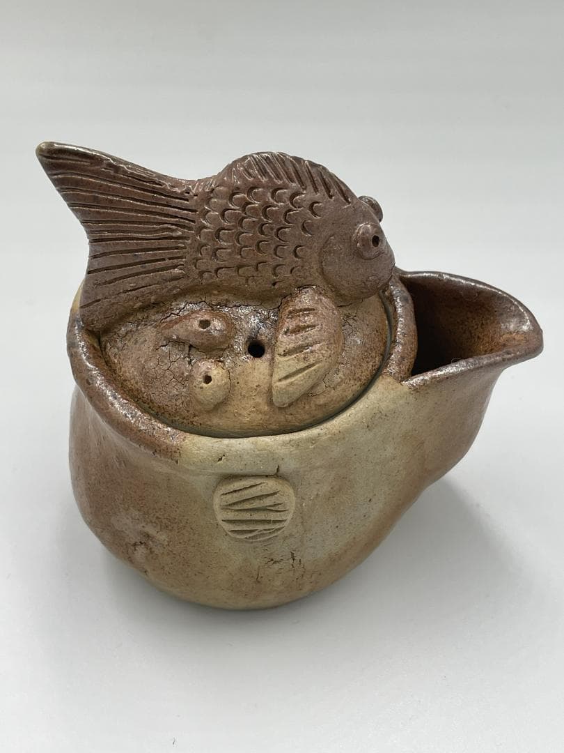 備前焼　魚のつまみの急須 KH-002
