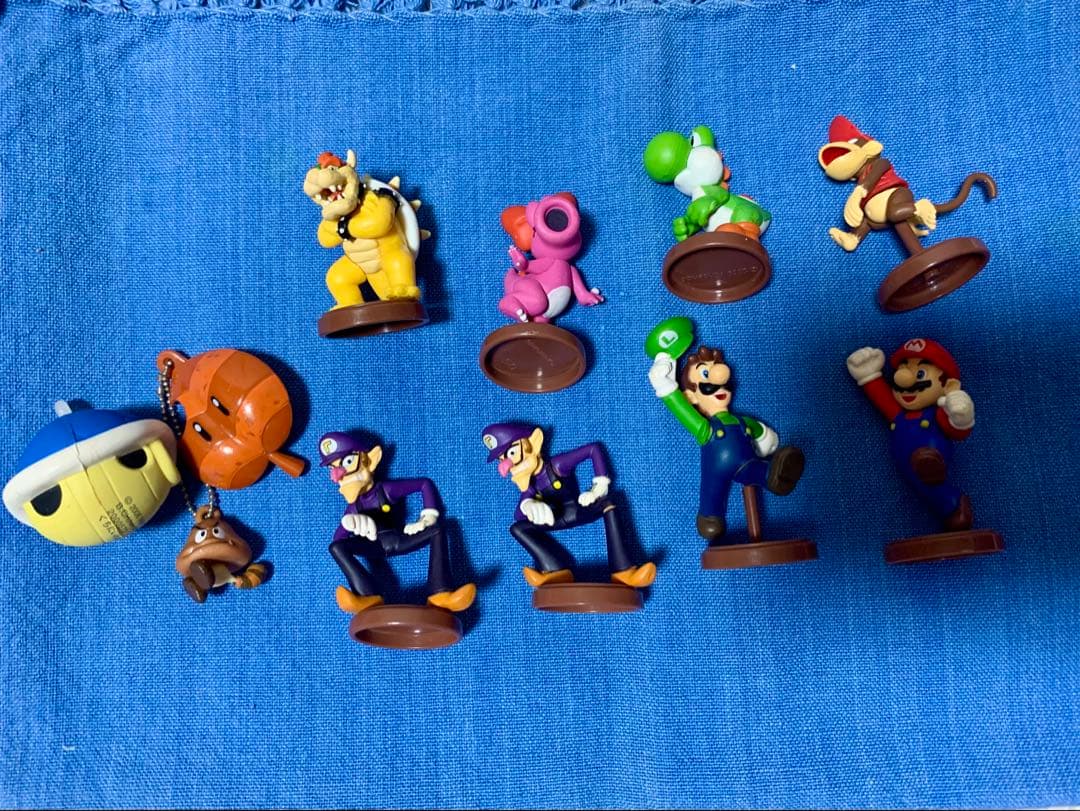 レトロチョコエッグ　スーパーマリオフィギュア8体