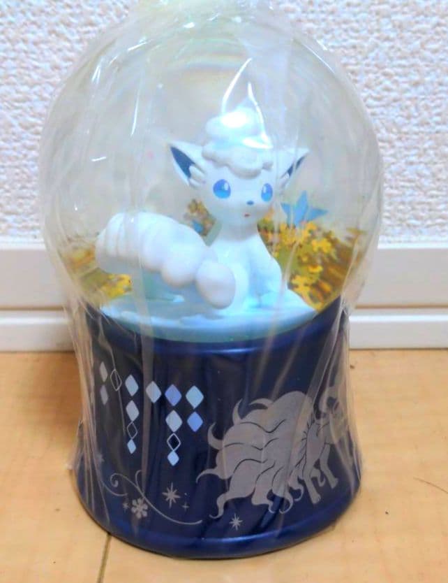 ポケモン　スノーグローブ アローラロコン　 ポケモンセンター限定