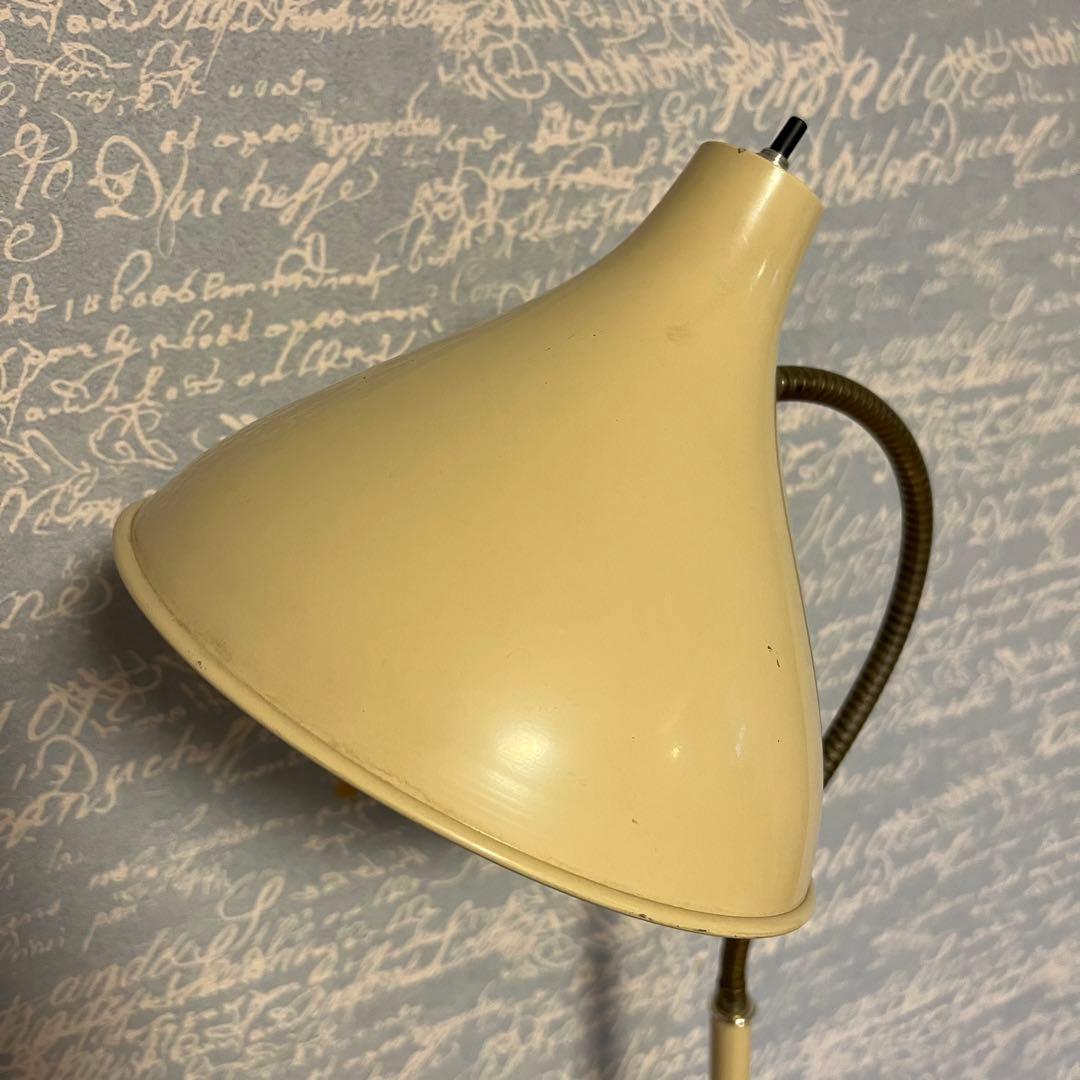 アメリカ製 ビンテージ インダストリアルランプ フロアライト ベージュ 新生活