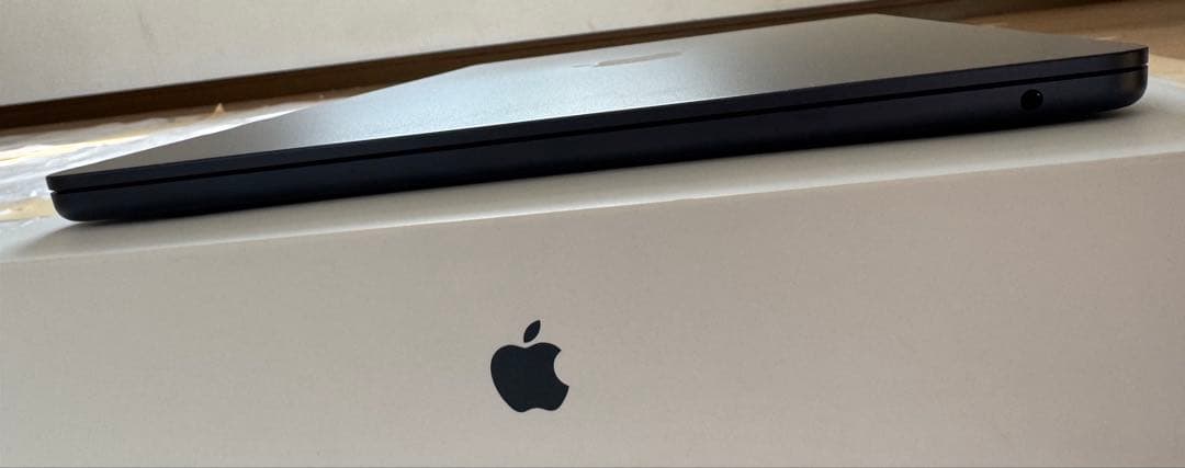 15インチ Mac Air M4 / 16GB / 512GB充放電回数：4回