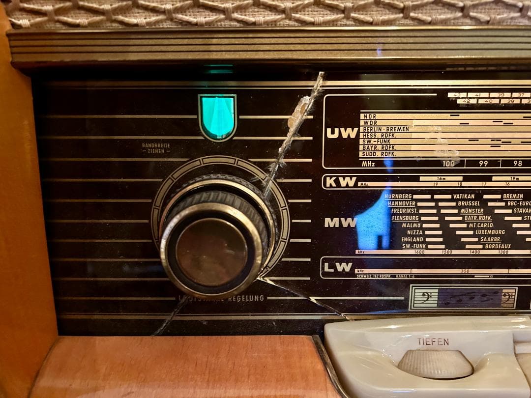 ドイツLoewe 2790W 真空管ラジオ/整備済 AM/FM/LW/AUX対応