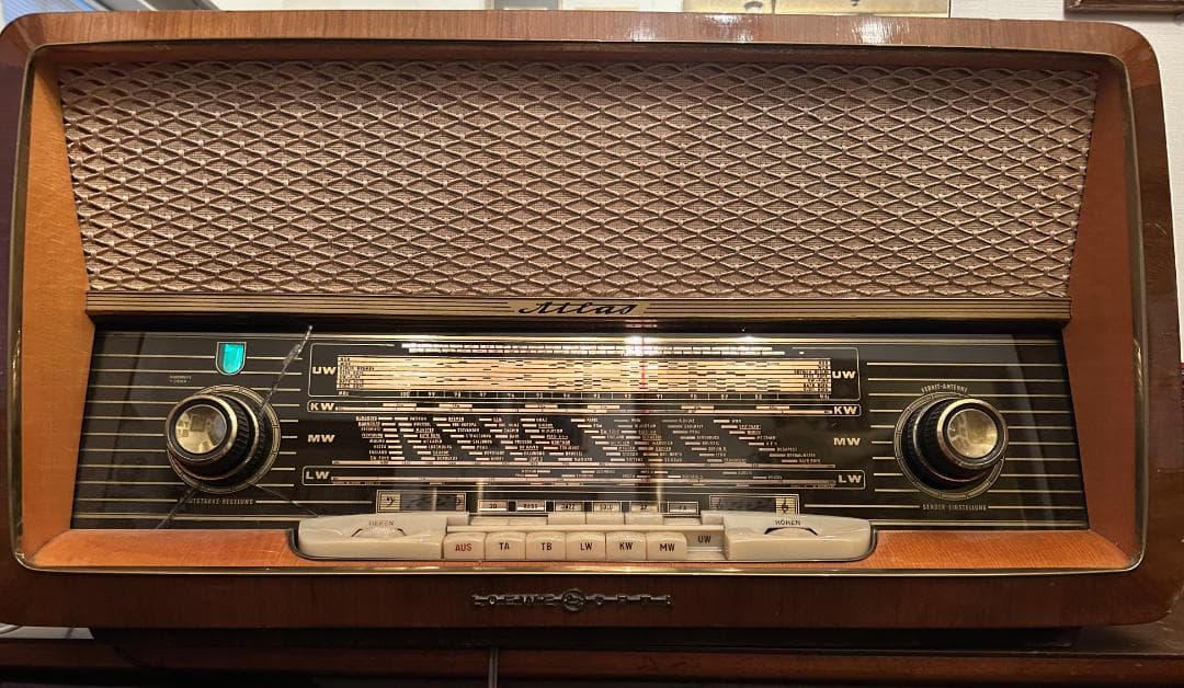 ドイツLoewe 2790W 真空管ラジオ/整備済 AM/FM/LW/AUX対応