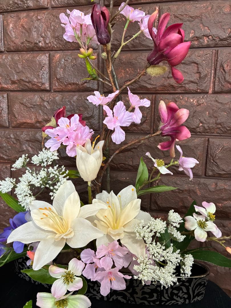 桜とハナミズキ・こぶしの春アレンジ｜和モダンインテリア｜玄関・リビングに