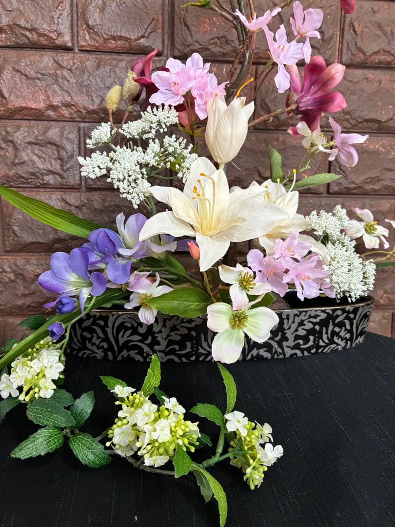 桜とハナミズキ・こぶしの春アレンジ｜和モダンインテリア｜玄関・リビングに