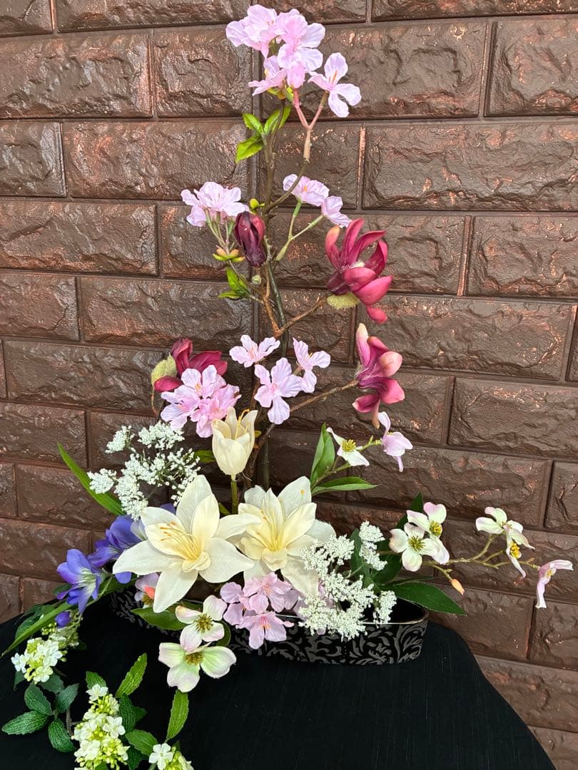 桜とハナミズキ・こぶしの春アレンジ｜和モダンインテリア｜玄関・リビングに