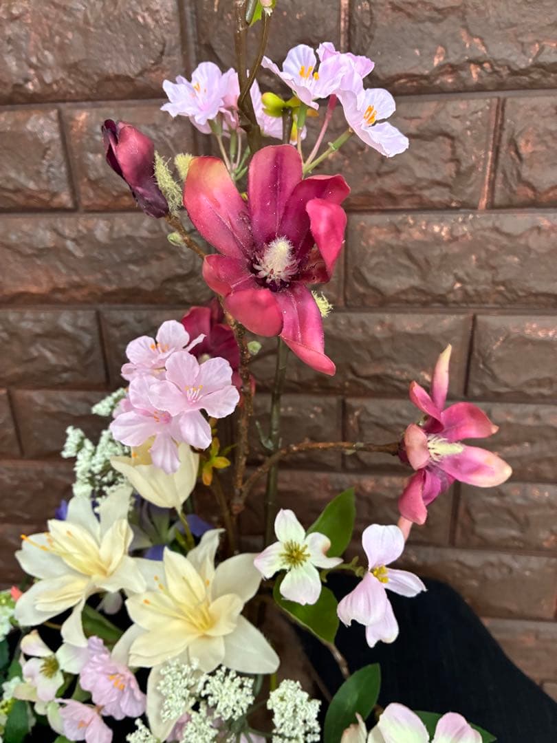 桜とハナミズキ・こぶしの春アレンジ｜和モダンインテリア｜玄関・リビングに