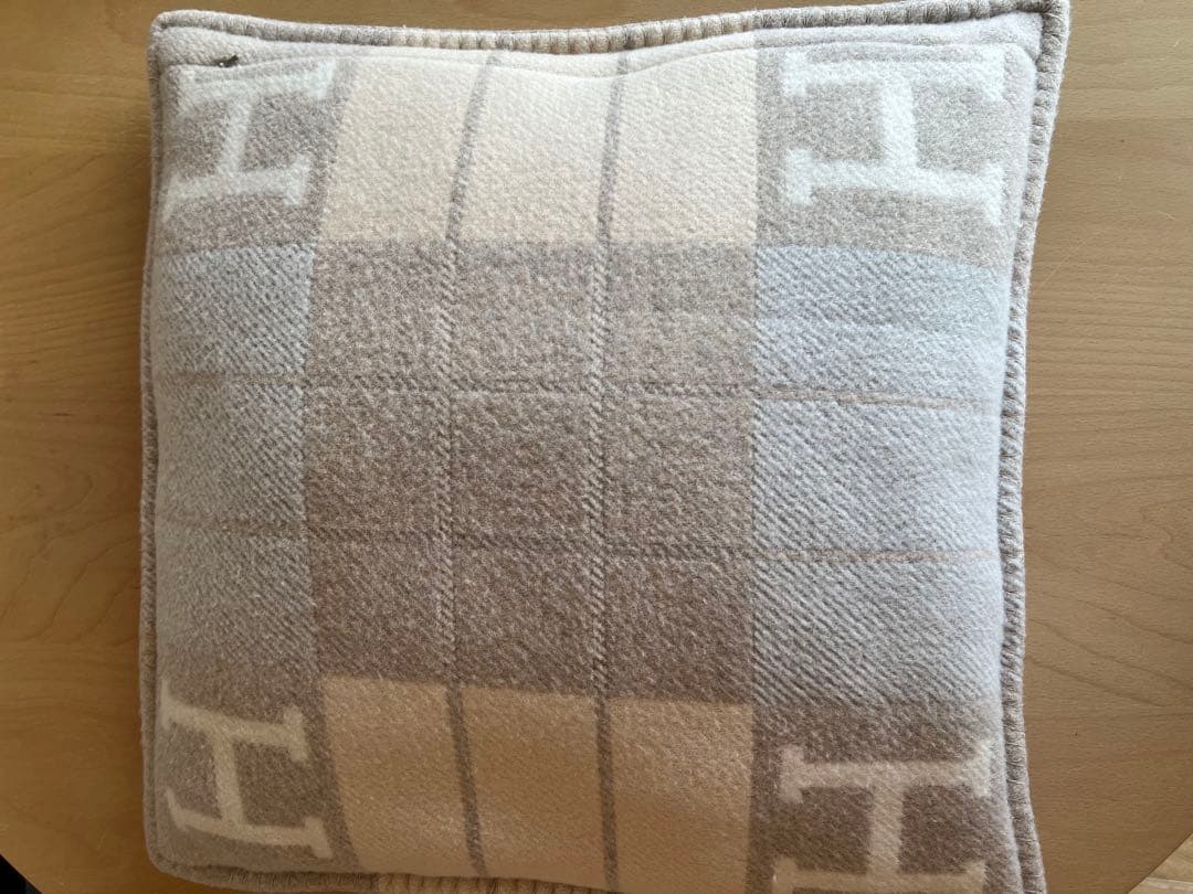 HERMES エルメス　アヴァロンクッション　PMココカモミール