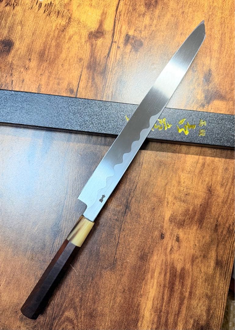 【堺打刃物】森本光一作　刺身 切付　青鋼　紋鍛錬 尺一寸　紫檀白水牛八角柄