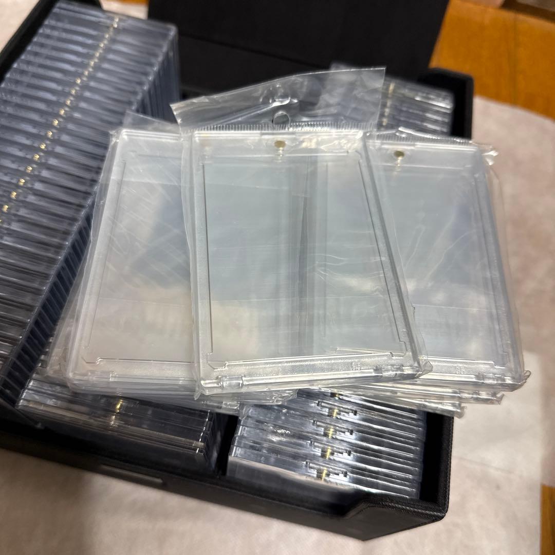 アルティメットガード　ultimate guard マグネットローダー　ケース