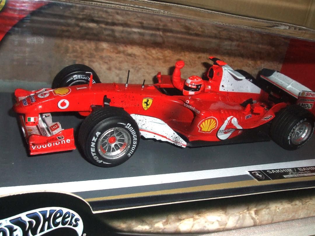未開封　フェラーリ　F２００４　シューマッハ　＃１　バーレーン　マテル　１／１８
