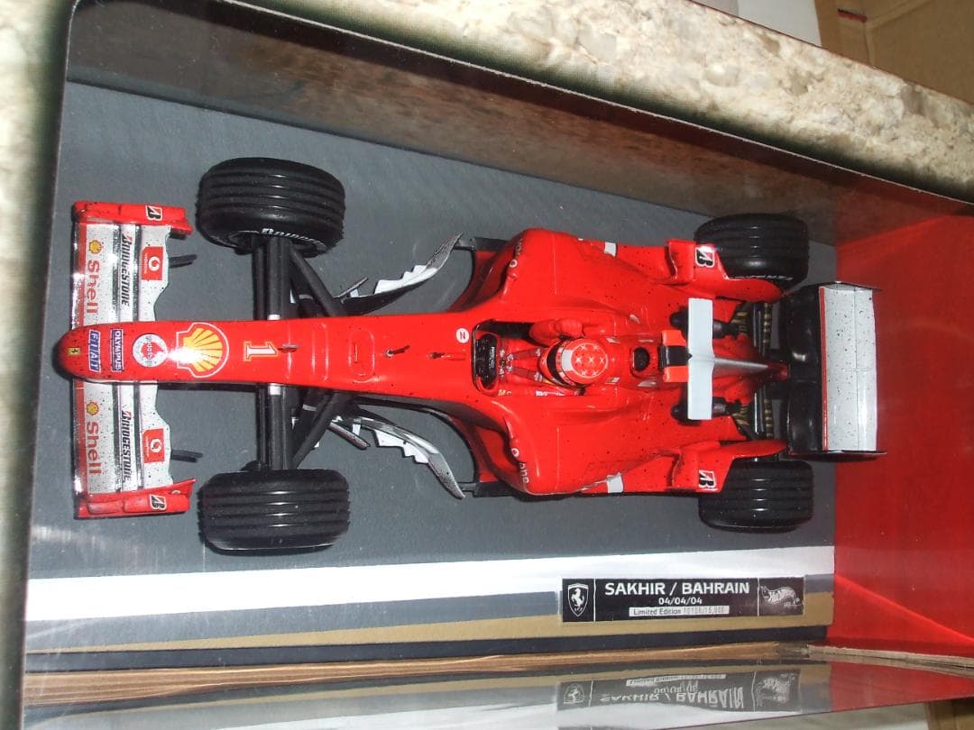 未開封　フェラーリ　F２００４　シューマッハ　＃１　バーレーン　マテル　１／１８