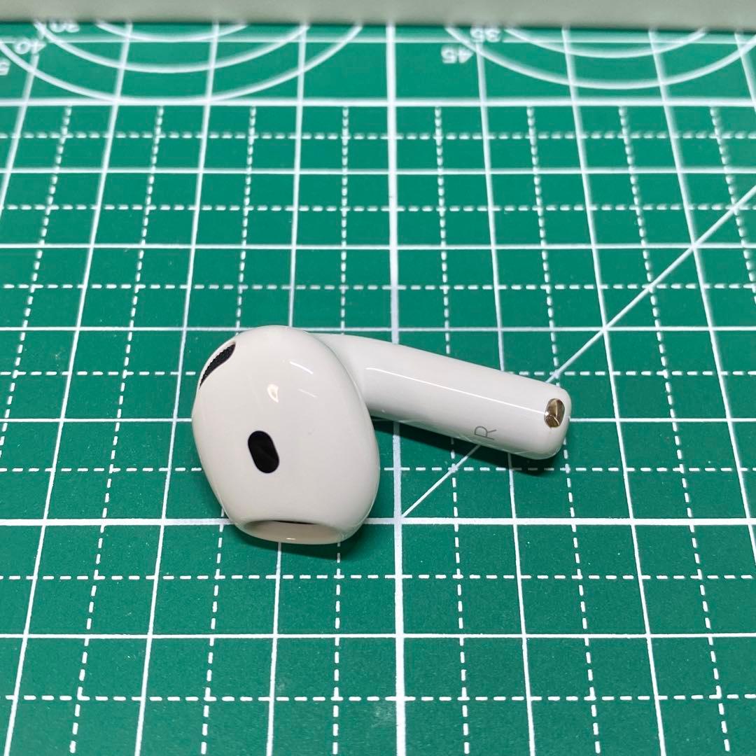 AirPods4 第4世代　エアポッズ第四世代右耳のみ(ANC無し)