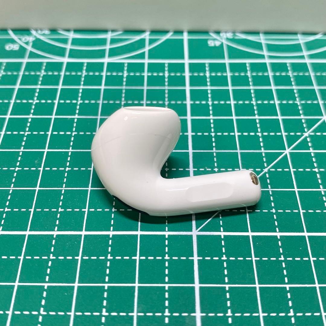 AirPods4 第4世代　エアポッズ第四世代右耳のみ(ANC無し)