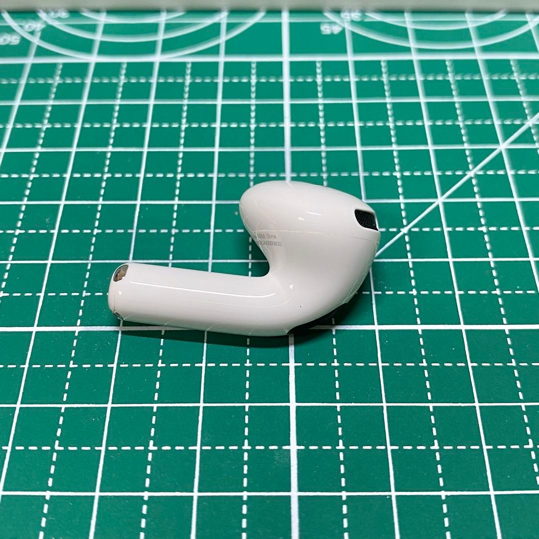 AirPods4 第4世代　エアポッズ第四世代右耳のみ(ANC無し)