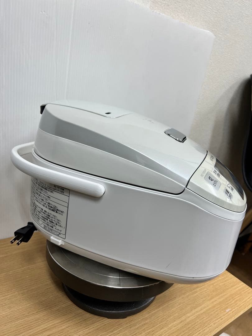 HITACHI 圧力スチームIH炊飯器 RZ-YV100M 2017年製