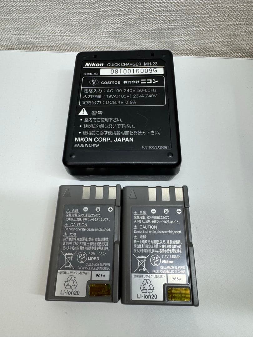 Nikon D3000 稼働品！バッテリー2個&カラーフィルター付き！