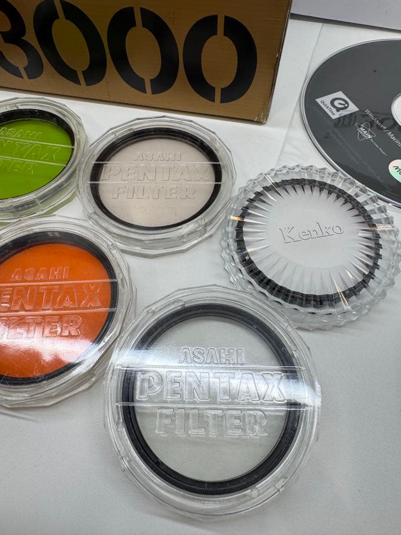 Nikon D3000 稼働品！バッテリー2個&カラーフィルター付き！