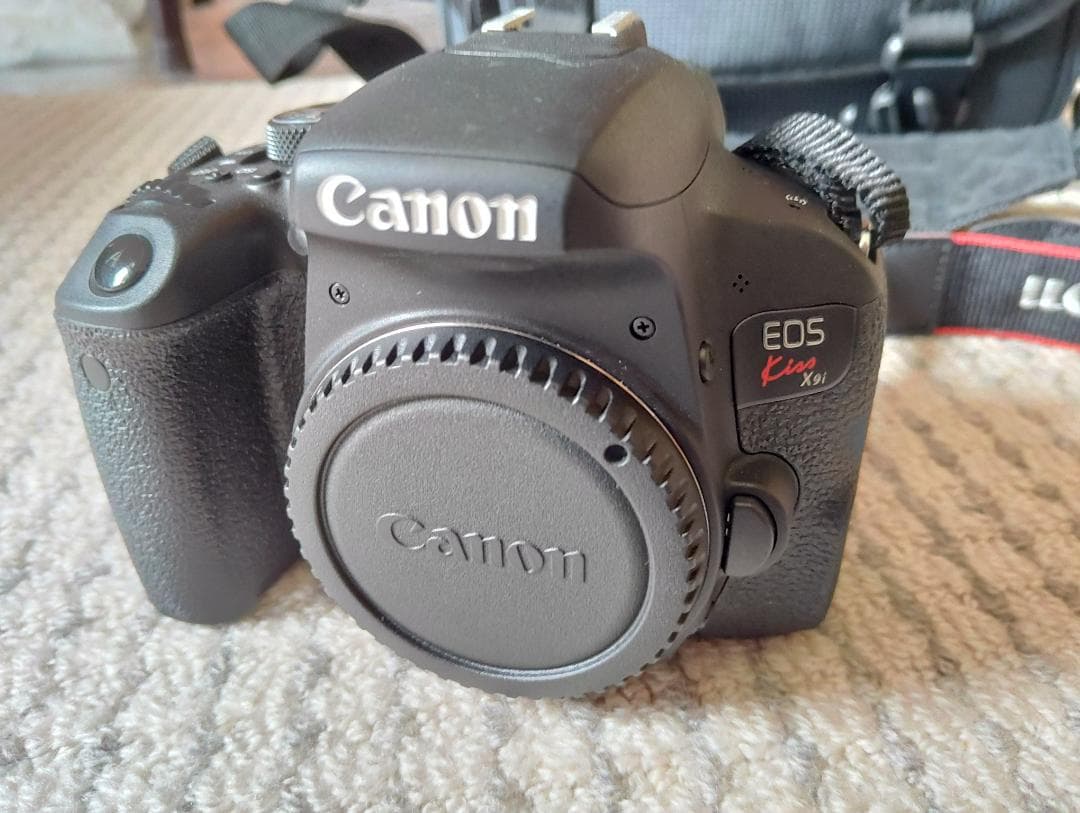 Ｃａｎｏｎ　ＥＯＳ　Ｋｉｓｓ　Ｘ９ｉ　　デジタル一眼レフ　ボディ　レンズセット
