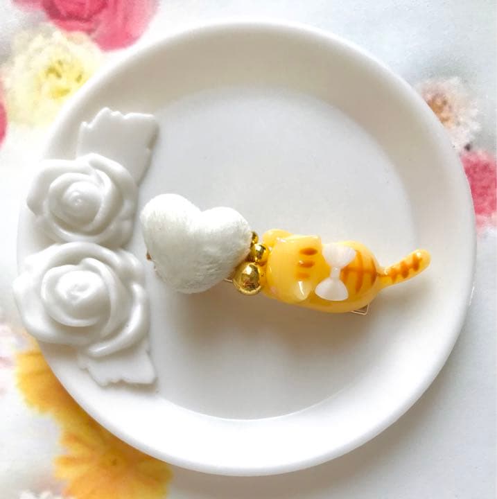 じゃれねこチャンとハート　ヘアクリップ　トラネコ