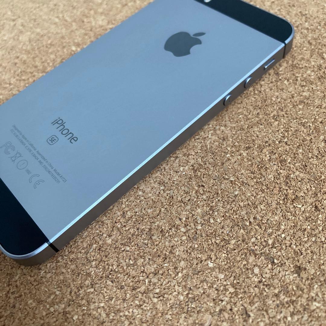 3817 極美品新品級☆電池最良好☆iPhoneSE 16GB SIMフリー☆