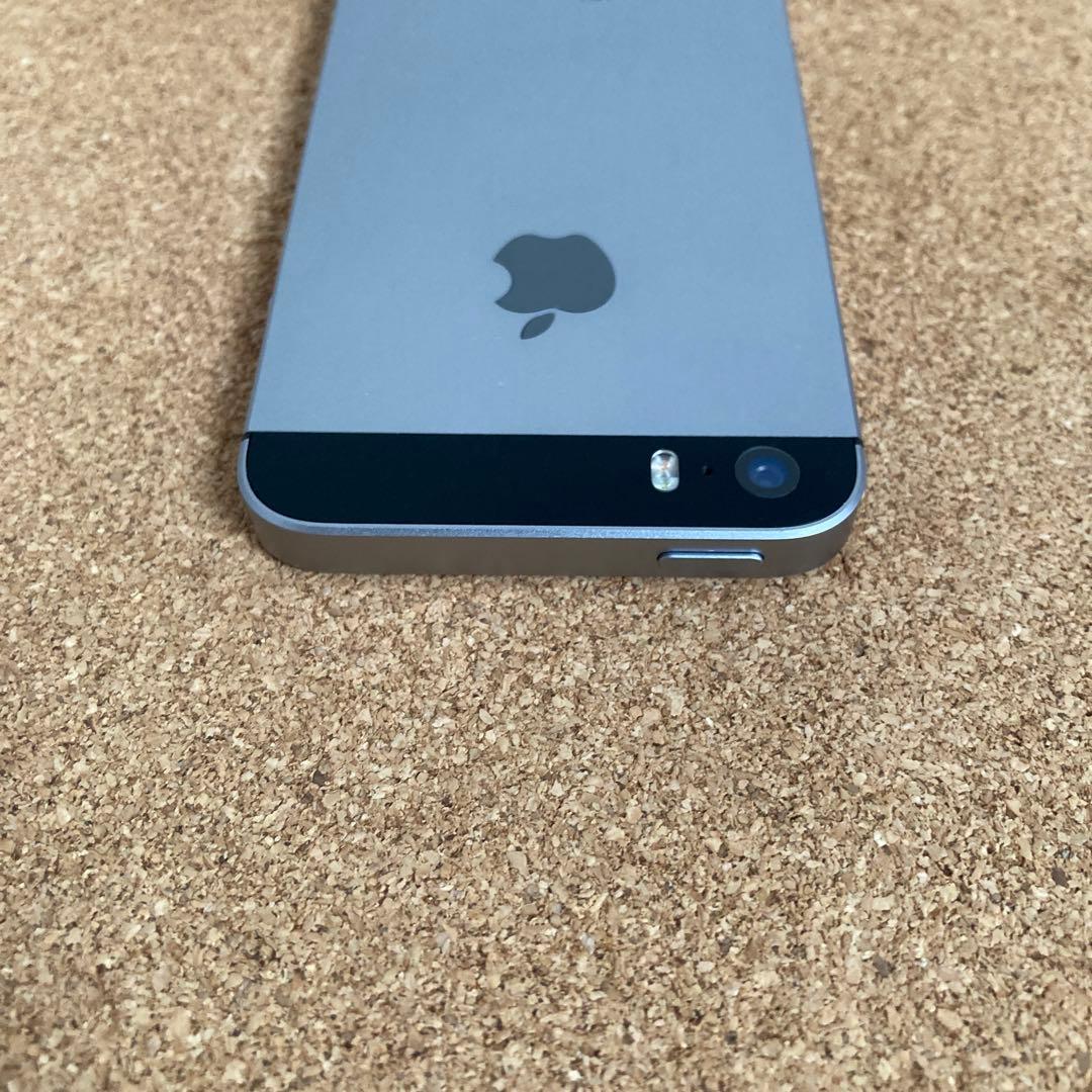 3817 極美品新品級☆電池最良好☆iPhoneSE 16GB SIMフリー☆