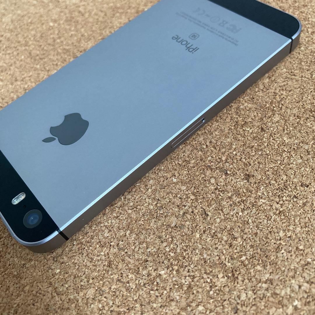 3817 極美品新品級☆電池最良好☆iPhoneSE 16GB SIMフリー☆